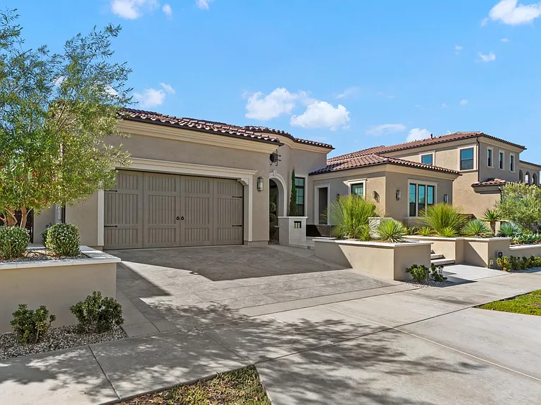 6195 Summit Crest Cir — Photo 36