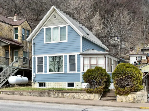 156 N Shore Dr, Fountain City, WI 54629