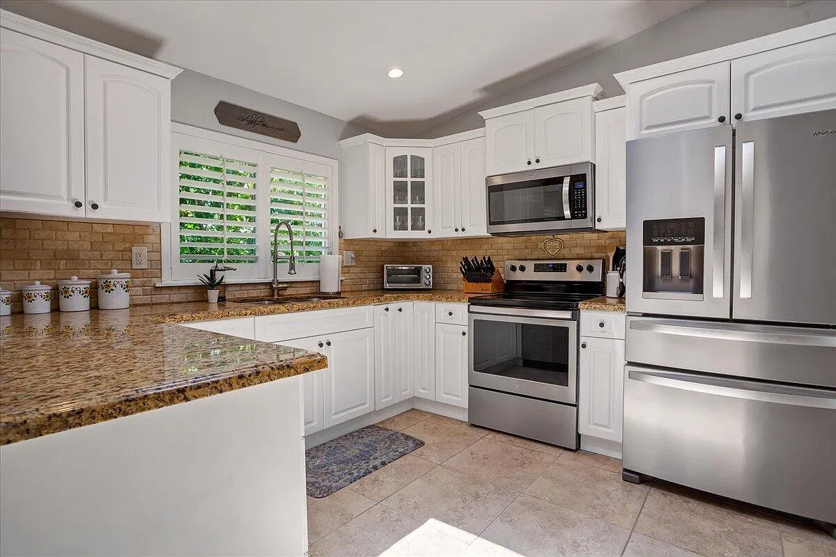 3 bed, 2.0 bath, 1578 sqft, $5,950 — Photo 1