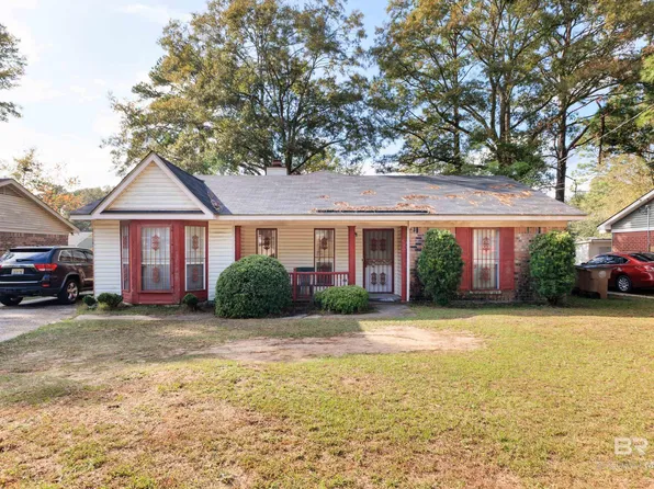 1861 Summer Place Dr E, Mobile, AL 36618