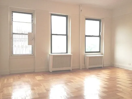 Rented by Metropolitan Equities | media 12