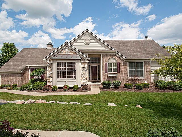 1st image of 16798 Lochmoor Cir W
