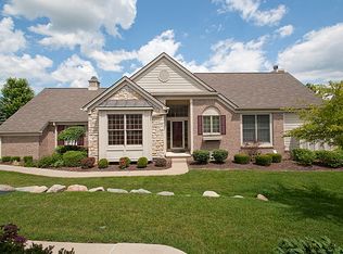 16798 Lochmoor Cir W, Northville, MI 48168