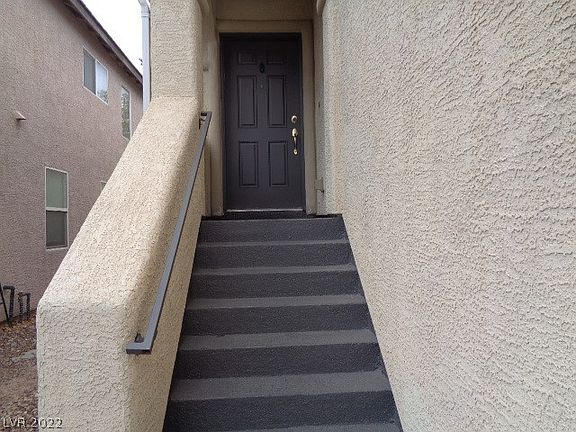 2nd image of 4916 Whistling Acres Ave