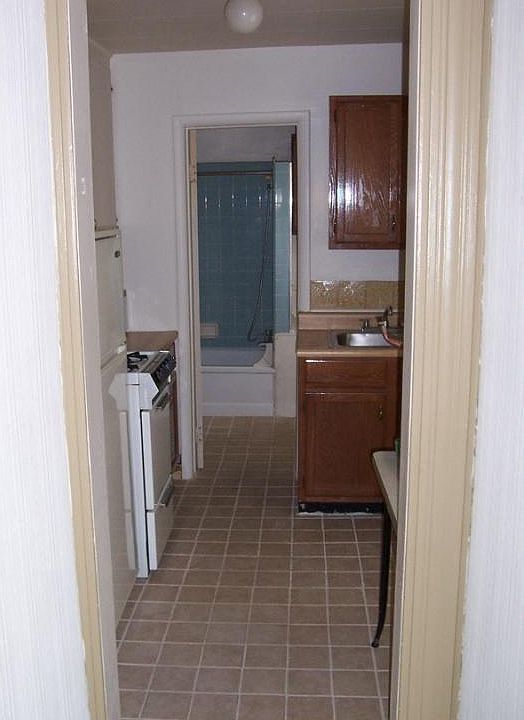 1st image of 306 Thompson St APT 4