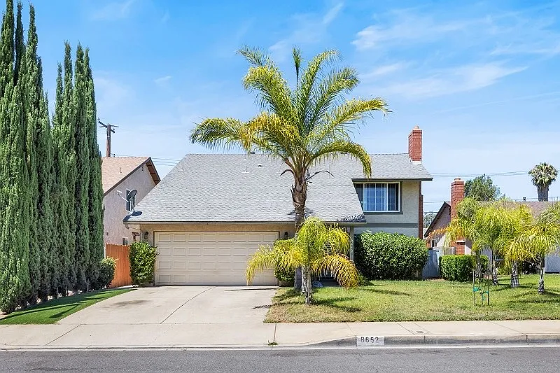 4 bed, 2.5 bath, 1920 sqft, $3,550 — Photo 1