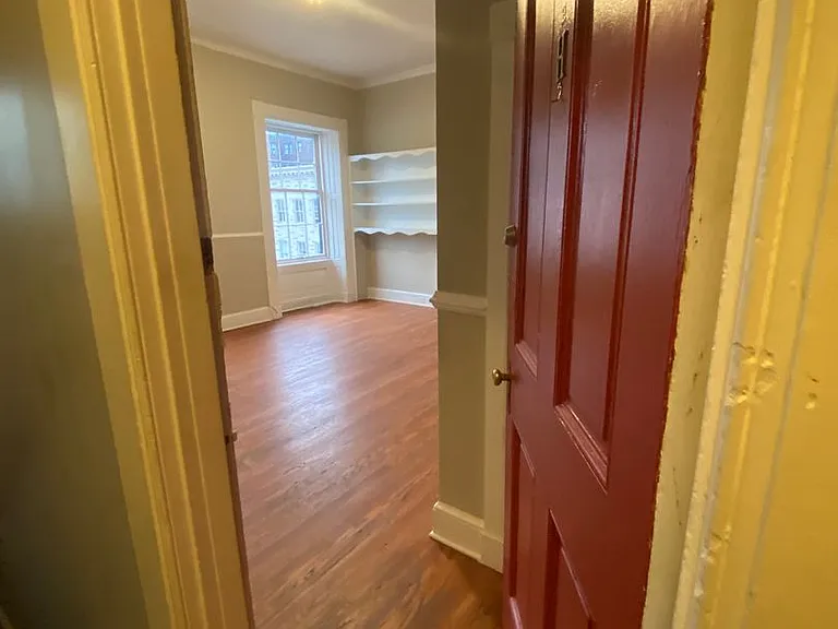 24 E Madison St — Photo 11