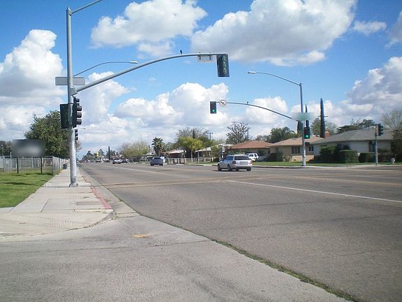 5th image of 4022 E Clinton Ave