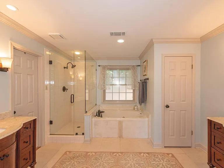 15 Lorian Dr — Photo 11