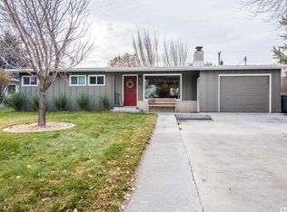 6425 W Arrowhead Ave, Kennewick, WA 99336