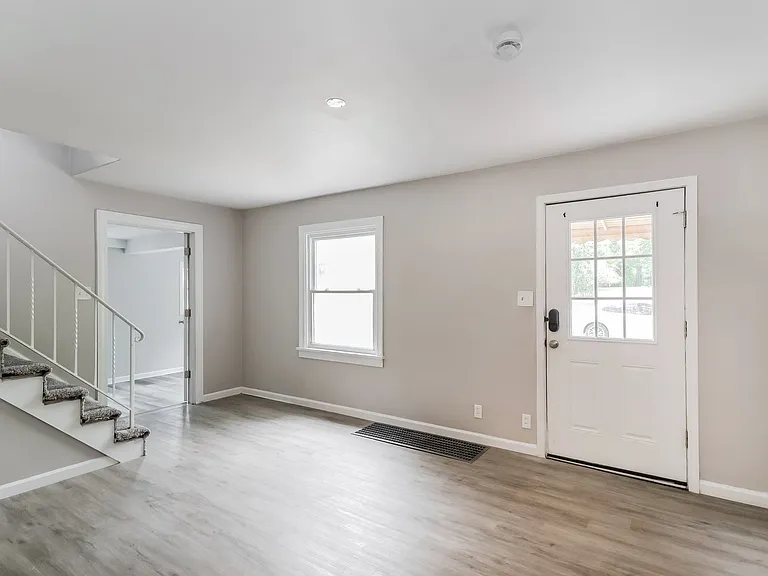528464_019_living_room_13109401.jpg