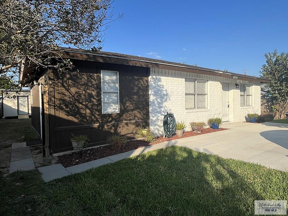 1st image of 2430 Russell Dr