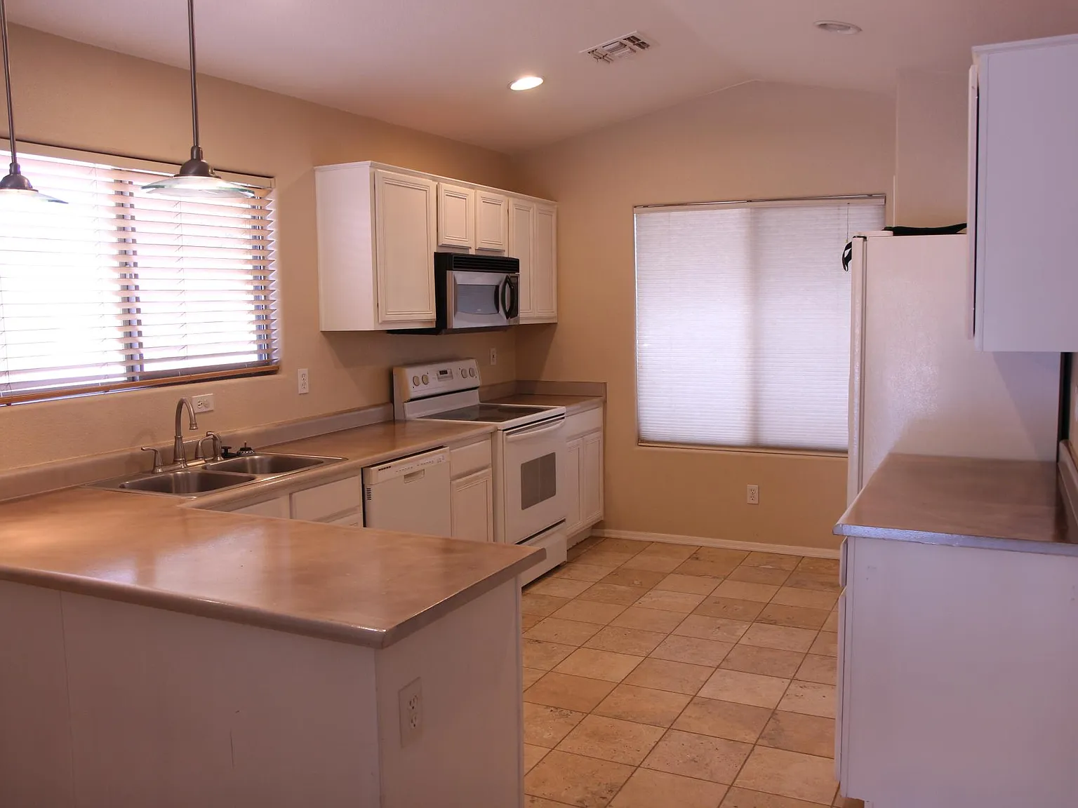 3 bed, 1507 sqft, $2,150 — Photo 3