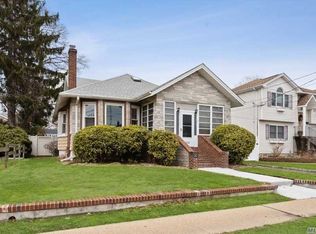 16 Stuyvesant Ave, Merrick, NY 11566
