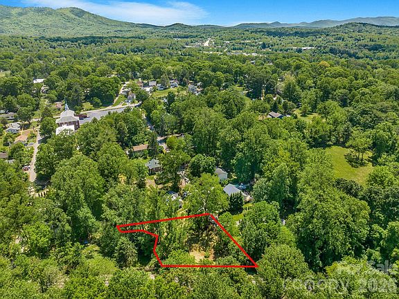 5th image of 28 Pinecrest Dr