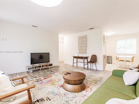 5th image of 524 NE 69th St #1