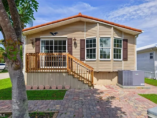 10753 Yellow Rail Cir, Estero, FL 33928