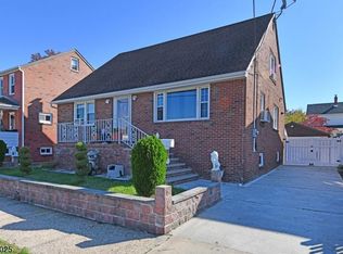 74 Longfellow St, Carteret, NJ 07008