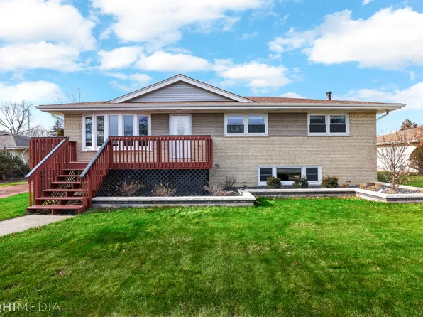 10346 S 82nd Ct, Palos Hills, IL 60465