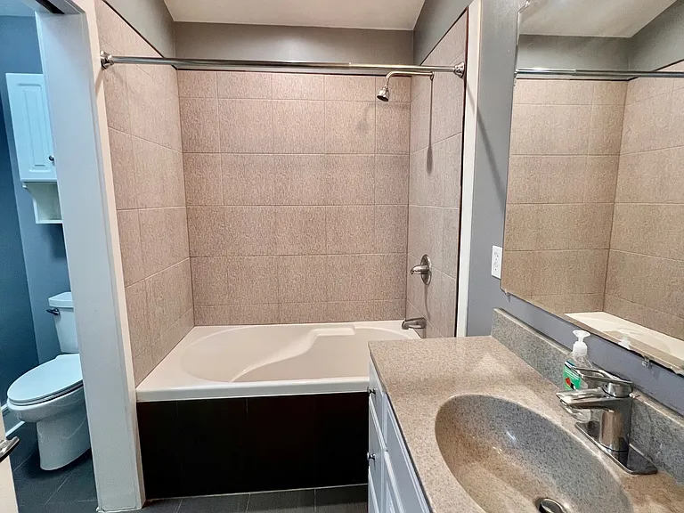 1347A N Park Ave — Photo 18