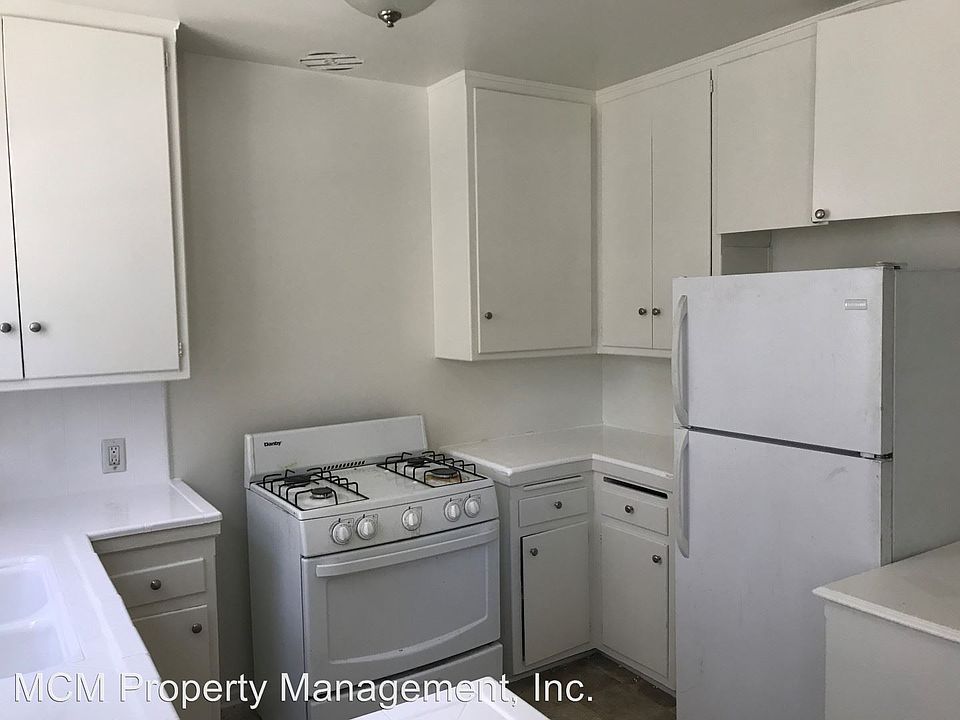 1st image of 1246 N Orange Dr APT 1