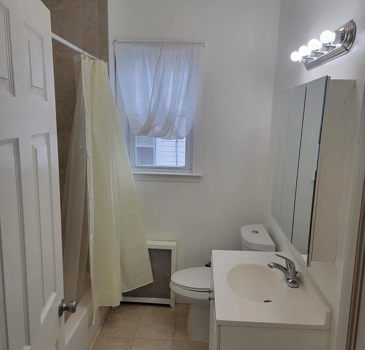 3 bed, $2,600 — Photo 1