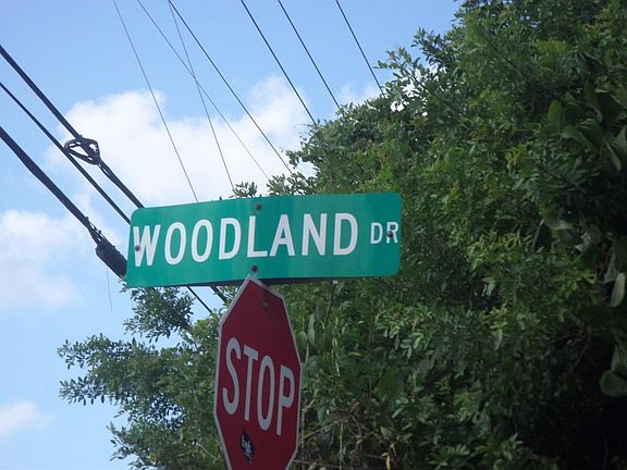 5th image of 5053 Woodland Dr