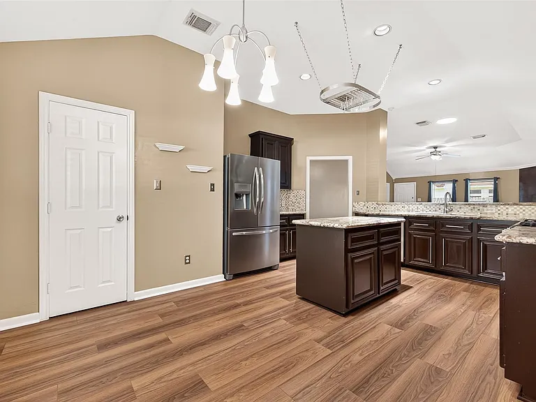 4818 Lake Catherine Ct — Photo 21