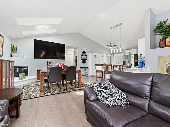 4th image of 59 Morgan Dr
