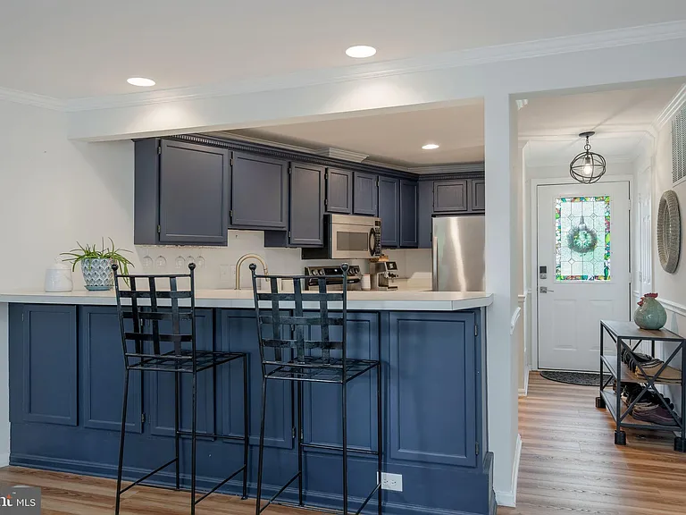 7317 Castleberg Ct — Photo 8