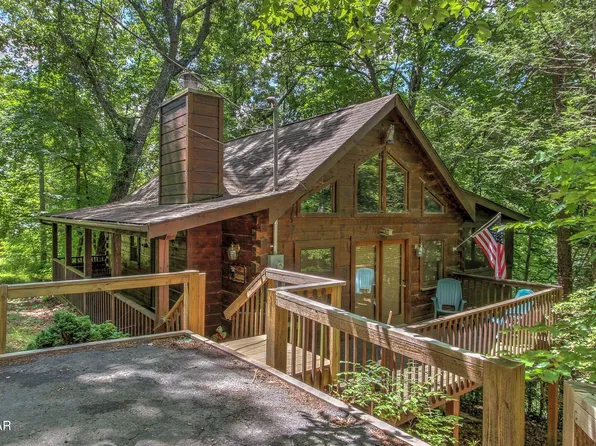 1590 Walt Price Rd, Sevierville, TN 37876