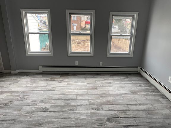 5th image of 449 Westminster Ave Floor 2