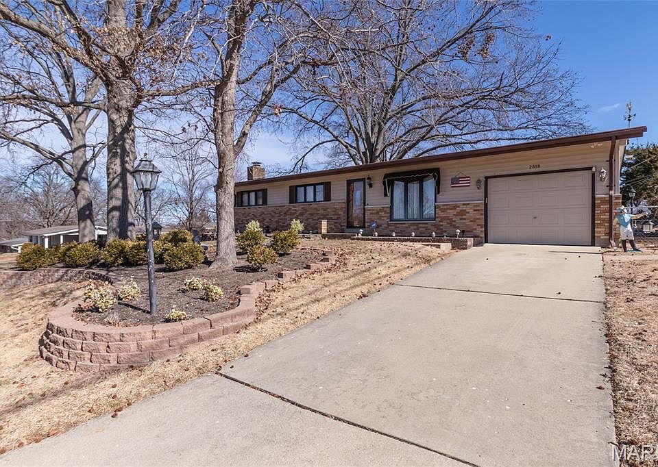 1st image of 2818 Redstone Dr