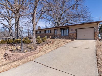 2818 Redstone Dr, Saint Louis, MO, 63125