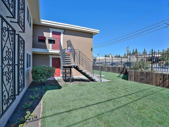 5th image of 25401 Cypress Ave