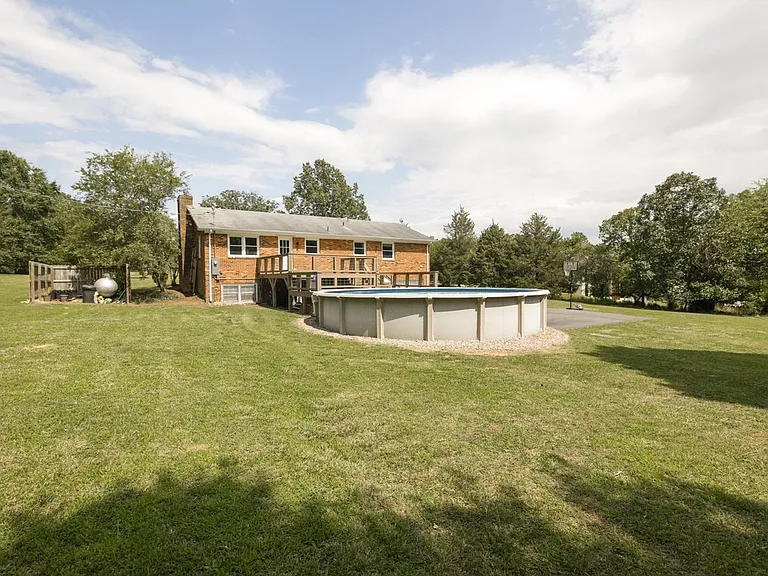 916 Sandlewood Dr — Photo 8