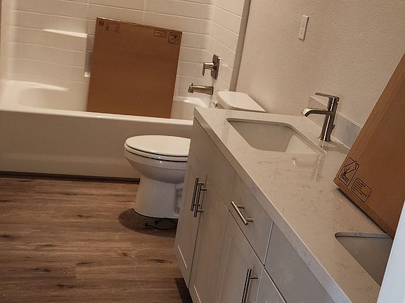 5th image of 1405 Villa Way