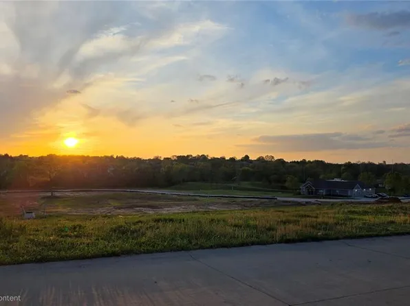 2799 N Crest Dr, Washington, MO 63090