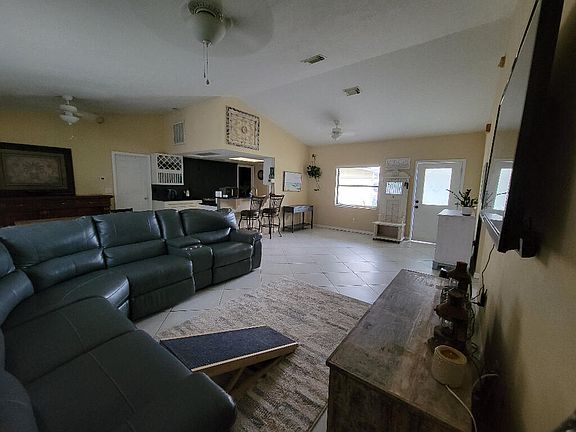 4th image of 4142 SW Baltic Street