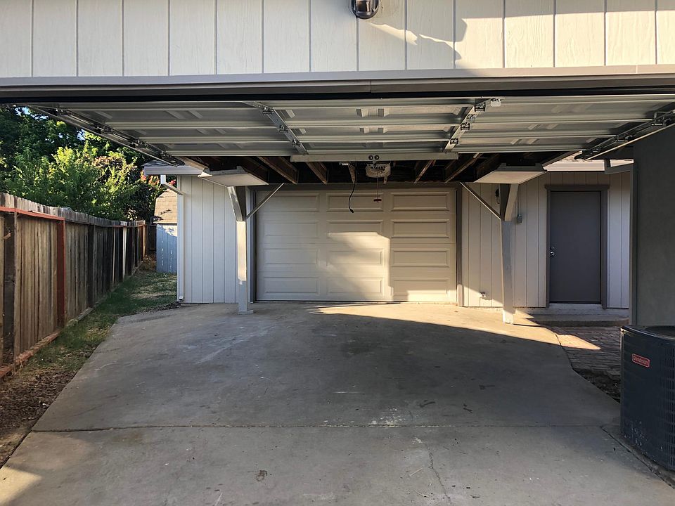 1st image of 7024 Woodmore Oaks Dr #B