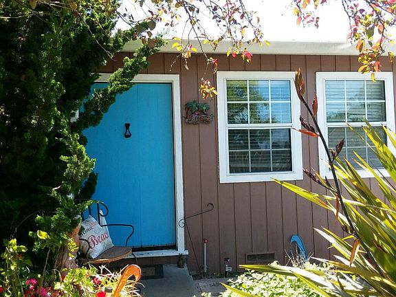 3rd image of 828 Seacliff Dr