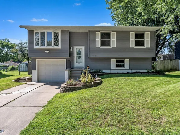4718 N Sturdevant St, Davenport, IA 52806