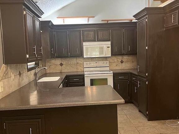 2nd image of 5505 93rd St