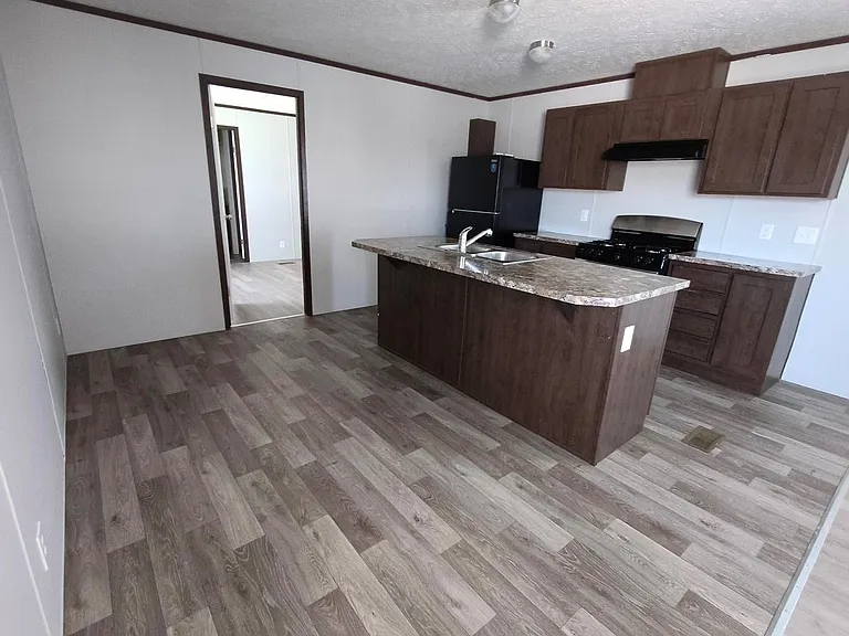 9 W Ashwood Dr — Photo 2