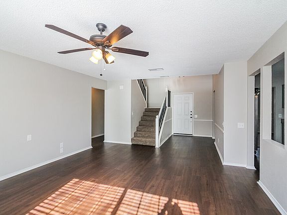 4th image of 3229 Kathy Ln