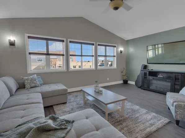 69 N Morningside Cir SW, Airdrie, AB T4B 0L7