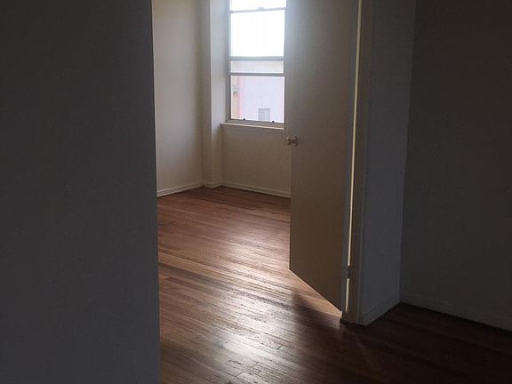 5th image of 3835 W 2nd St APT 500