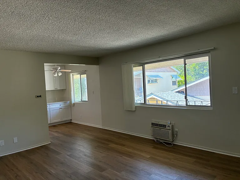 319 N Kenwood St #6 — Photo 8