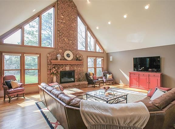 5th image of 12921 Meadow Hill Ln