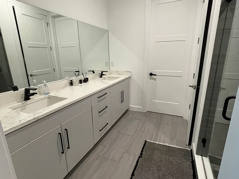 2851 W Gandy Blvd #11 — Photo 6